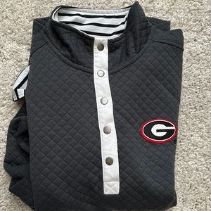 Cute UGA lightweight quilted detail top